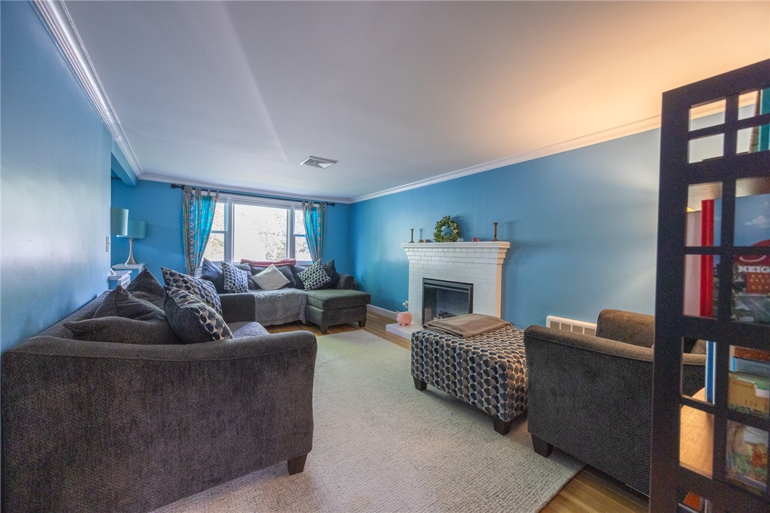 11 Laurelhurst Road Cranston, RI 02920 - Photo 18 of 40 Gallery Image 18