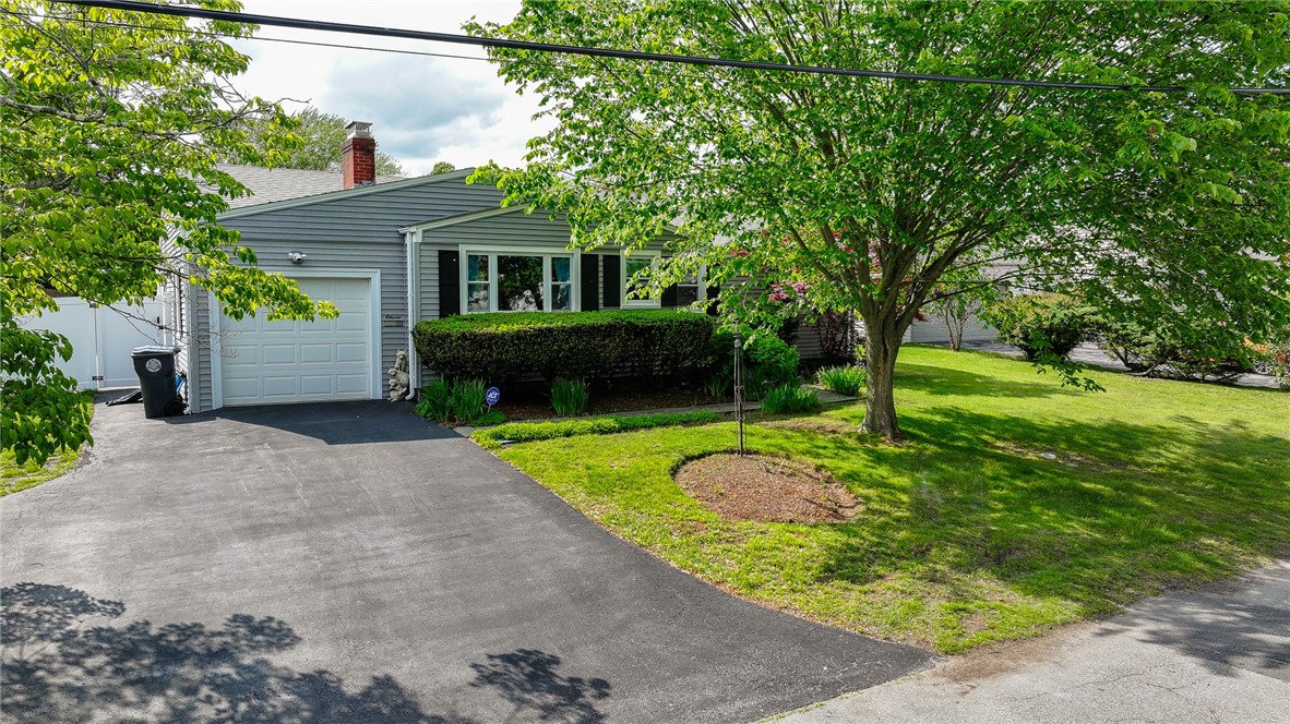 11 Laurelhurst Road Cranston, RI 02920 - Photo 2 of 40 Gallery Image 2