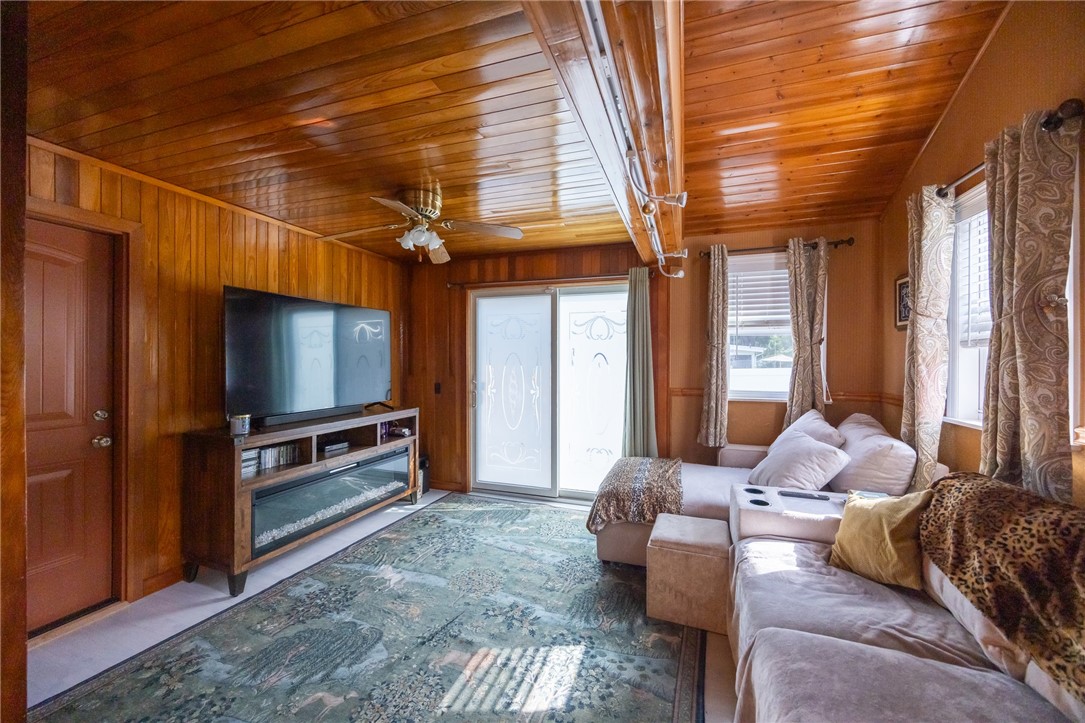 11 Laurelhurst Road Cranston, RI 02920 - Photo 30 of 40 Gallery Image 30