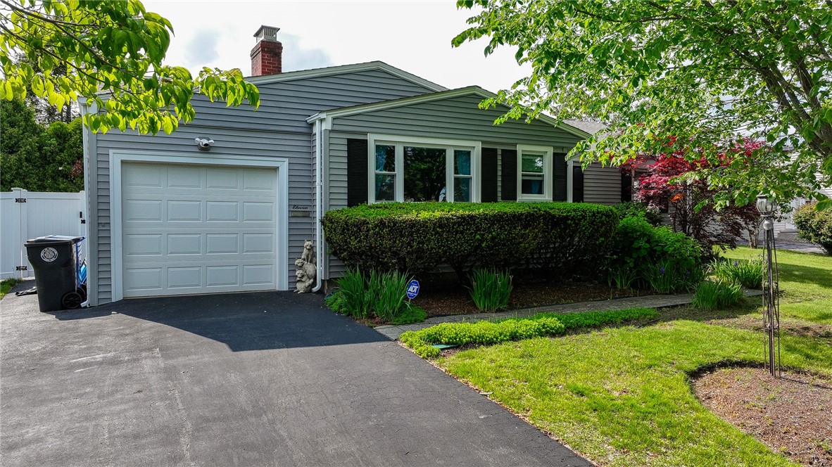 11 Laurelhurst Road Cranston, RI 02920 - Photo 3 of 40 Gallery Image 3