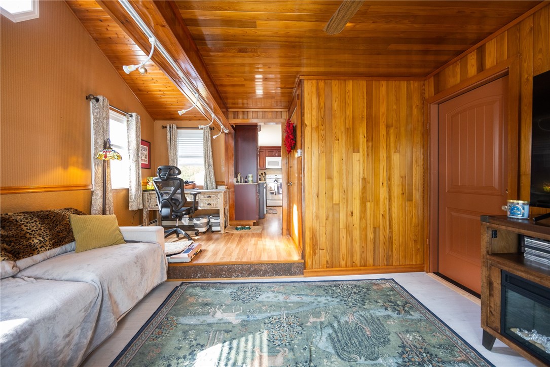 11 Laurelhurst Road Cranston, RI 02920 - Photo 33 of 40 Gallery Image 33
