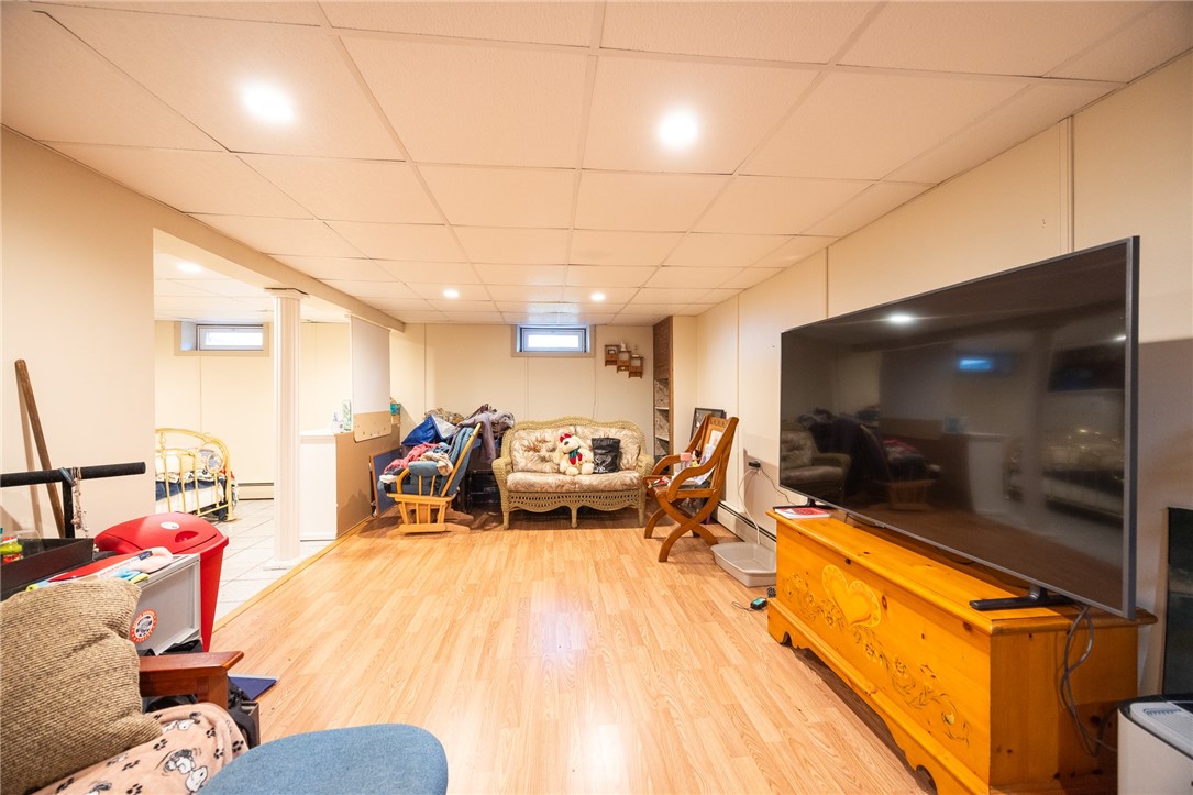 11 Laurelhurst Road Cranston, RI 02920 - Photo 38 of 40 Gallery Image 38
