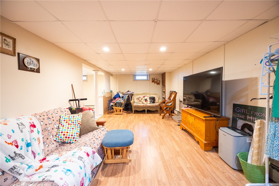 11 Laurelhurst Road Cranston, RI 02920 - Photo 39 of 40 Gallery Image 39