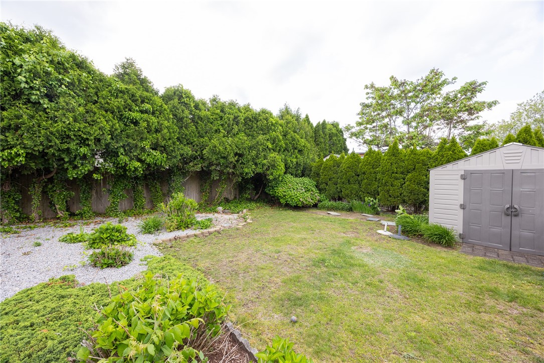 11 Laurelhurst Road Cranston, RI 02920 - Photo 10 of 40 Gallery Image 10