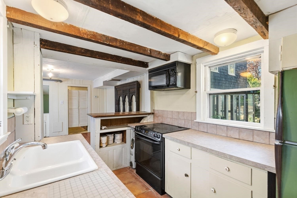 29-31 Circle Street Marblehead, MA 01945 - Photo 23 of 37