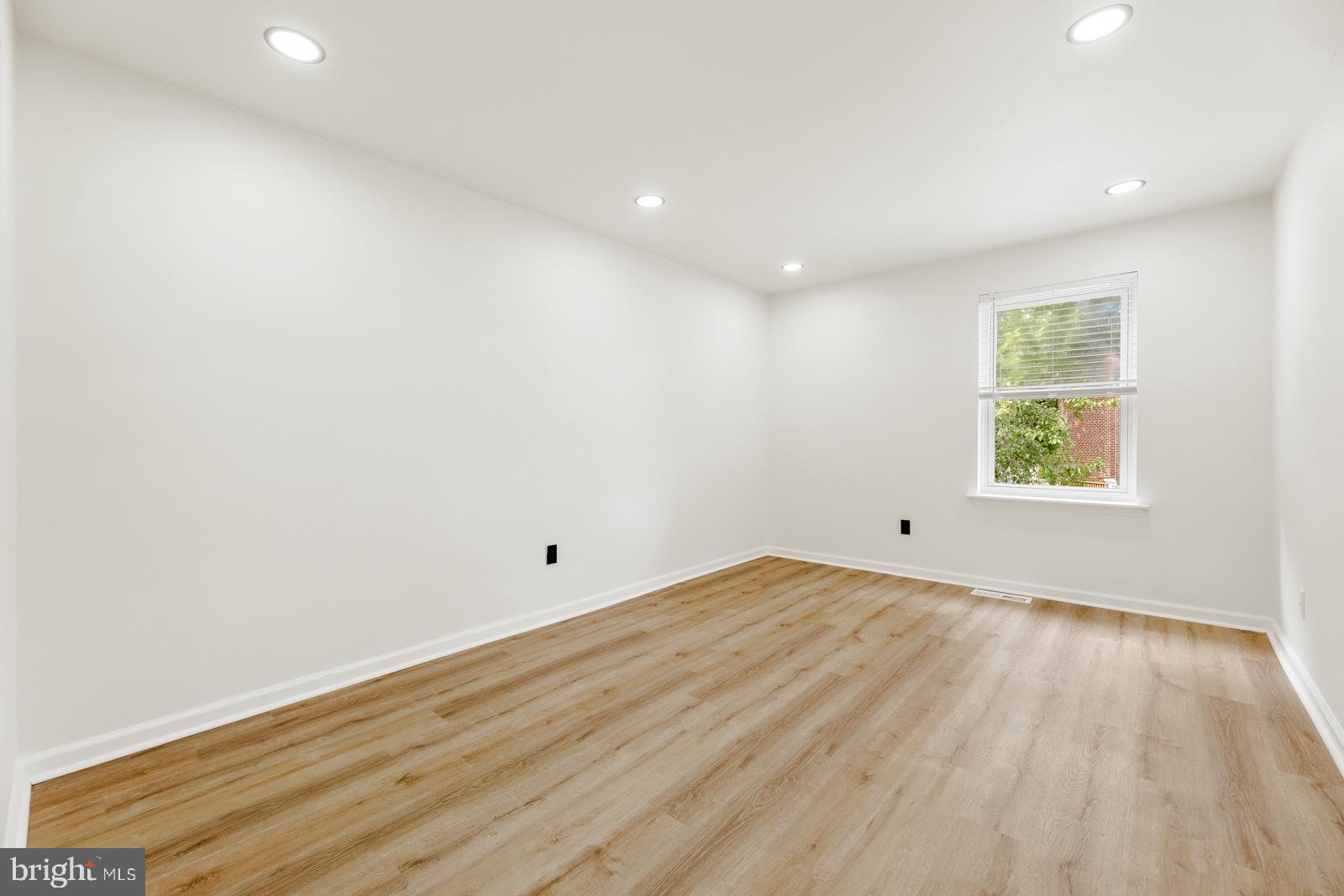 12084 Abby Road Philadelphia, PA 19154 - Photo 12 of 39 Bedroom 1