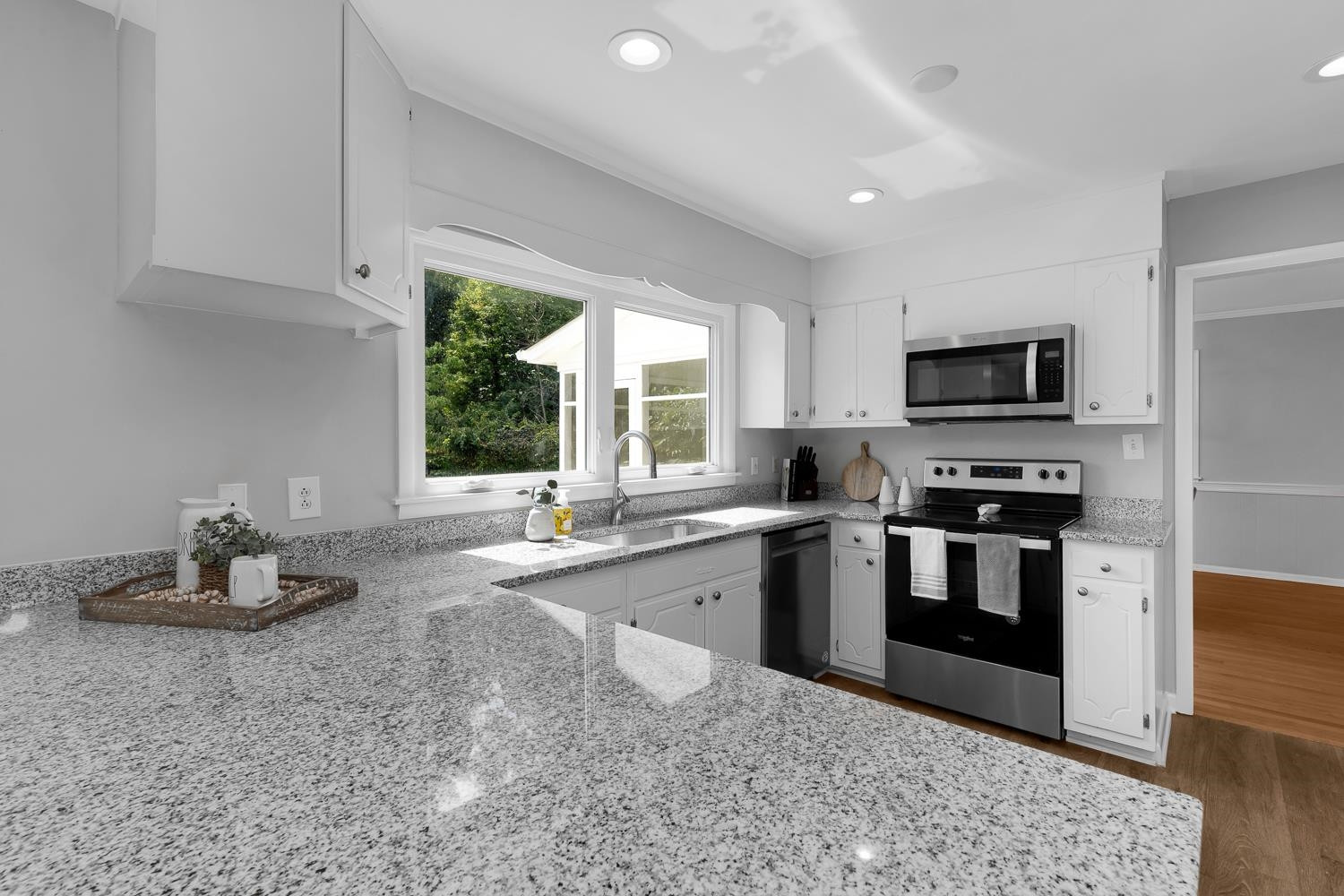 420 Harvard Street Raleigh, NC 27609 - Photo 10 of 23 Kitchen