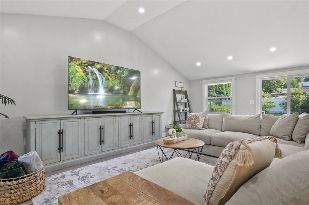 103 Deanna Road Brockton, MA 02302 - Photo 7 of 17