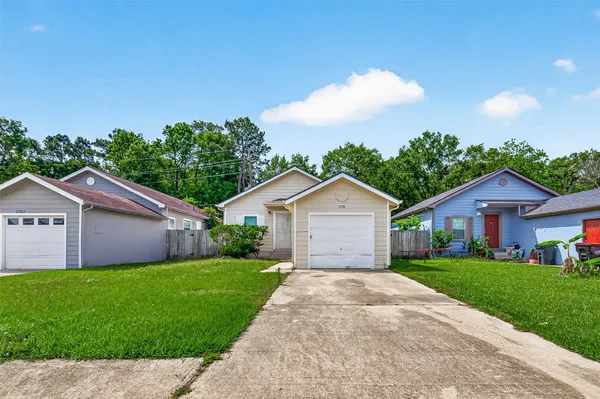 $1,350 | 11918 Greensbrook Forest Drive, Houston, TX 77044