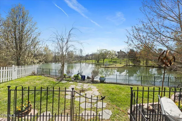 $599,990 | 102 Willow Creek Lane, Jonesborough, TN 37659