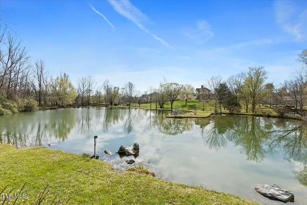 $599,990 | 102 Willow Creek Lane, Jonesborough, TN 37659