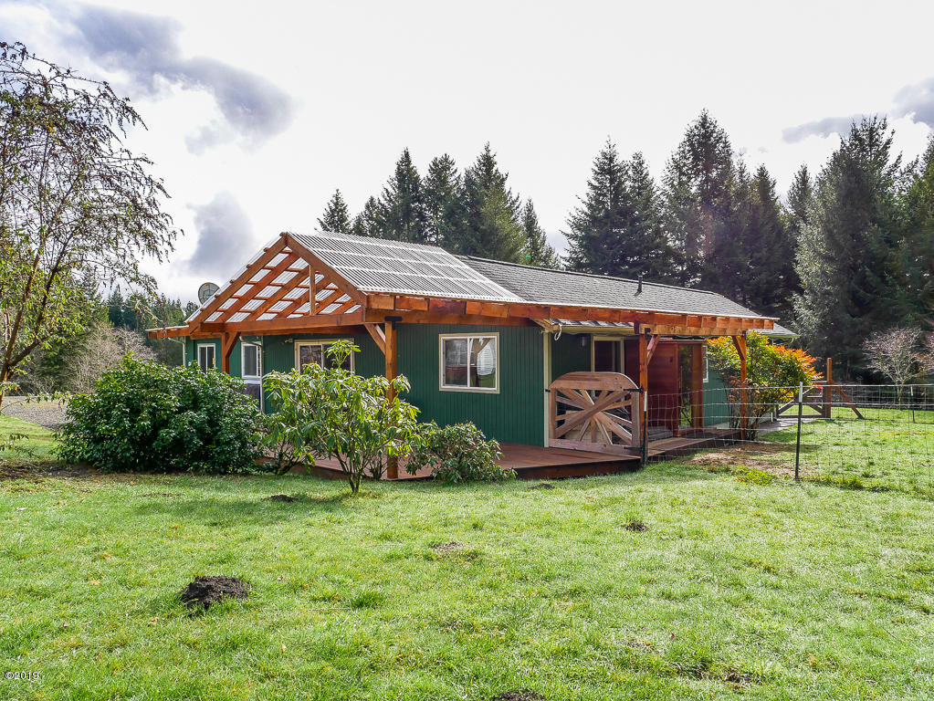 4109 Logsden Road Siletz, OR 97380 - Photo 24 of 40 Deck off master