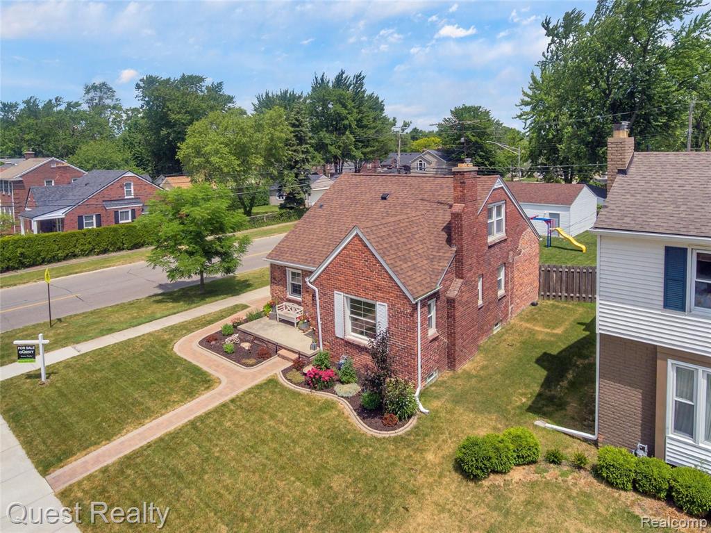 1268 Hampton Road Grosse Pointe Woods, MI 48236 - Photo 33 of 45