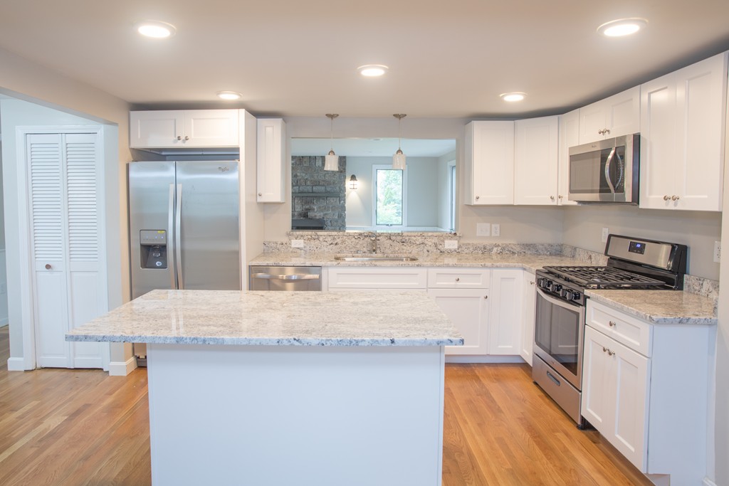 68 Robinwood Road Dedham, MA 02026 - Photo 5 of 13 Gallery Image 5