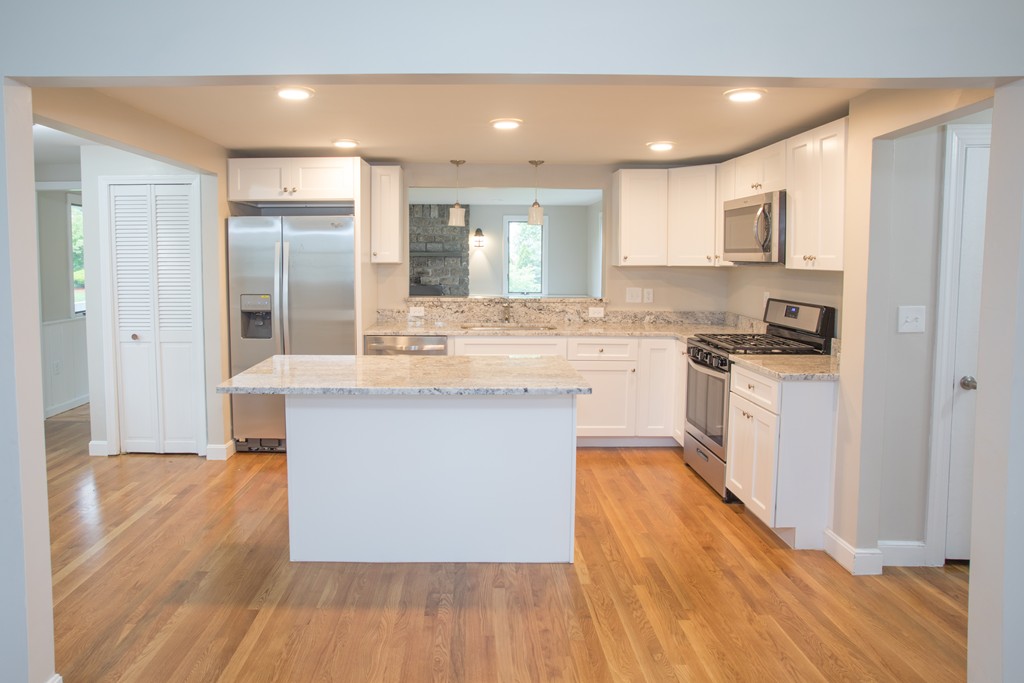68 Robinwood Road Dedham, MA 02026 - Photo 6 of 13 Gallery Image 6