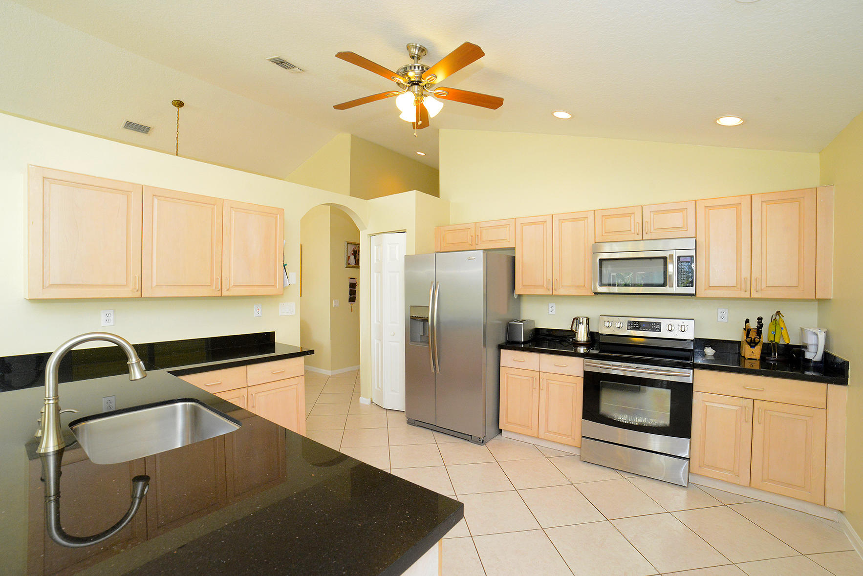 23399 Serene Meadow Drive South Boca Raton, FL 33428 - Photo 10 of 23 Kitchen
