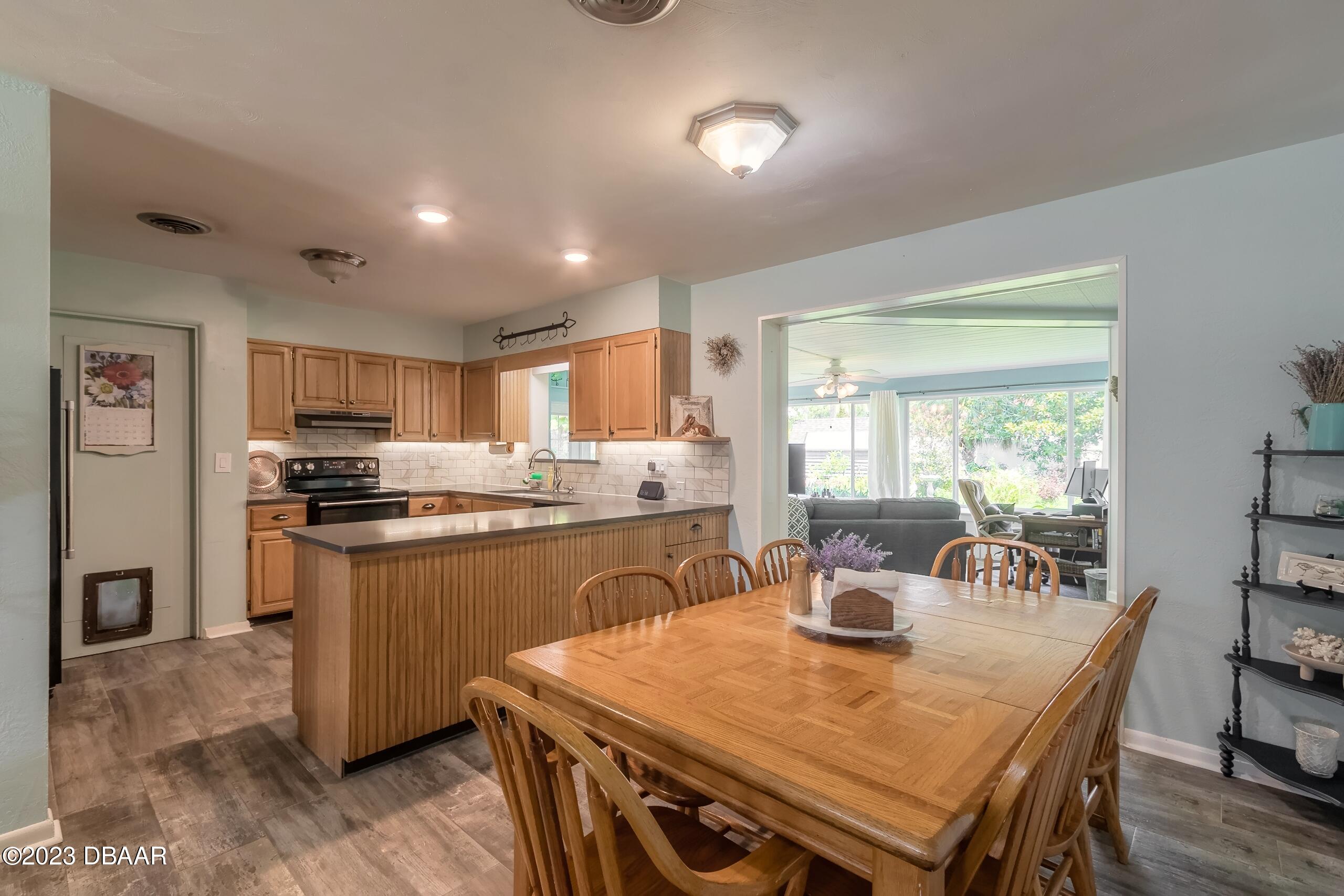39 Amsden Road Ormond Beach, FL 32176 - Photo 6 of 38 Dining Area