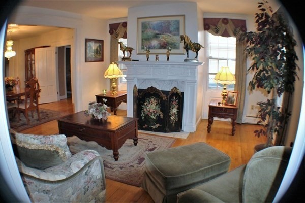 7 Crown Street Worcester, MA 01609 - Photo 15 of 37