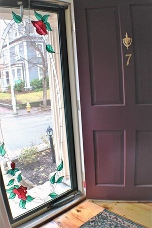 7 Crown Street Worcester, MA 01609 - Photo 17 of 37