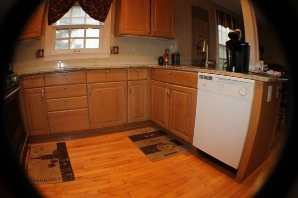 7 Crown Street Worcester, MA 01609 - Photo 24 of 37