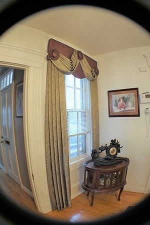 7 Crown Street Worcester, MA 01609 - Photo 10 of 37