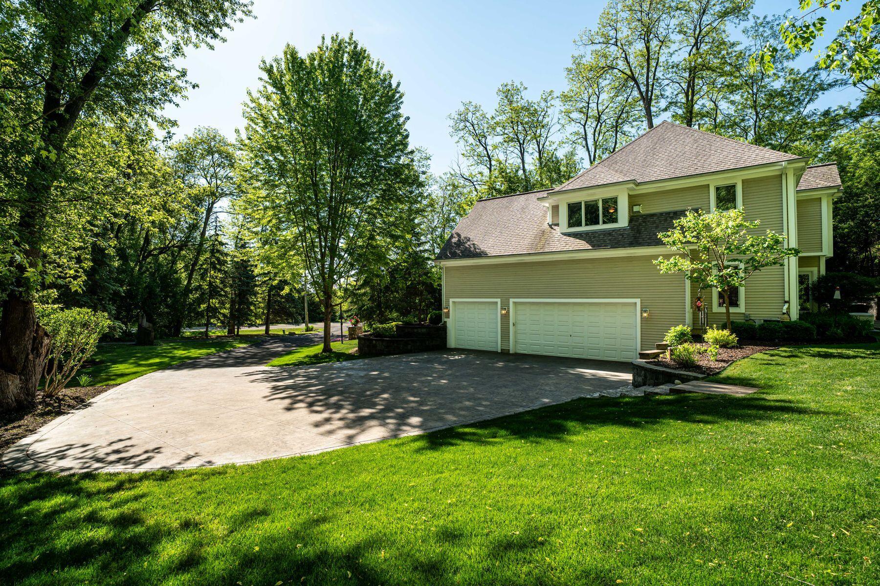 W305N2373 Maple Avenue Delafield, WI 53072 - Photo 4 of 57 Beautiful Private Setting
