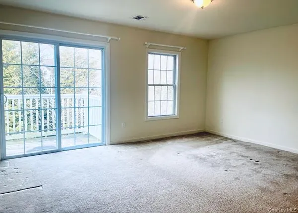 $3,300 | 46 Islip Avenue, Unit 403, Islip, NY 11751