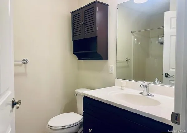 $3,300 | 46 Islip Avenue, Unit 403, Islip, NY 11751