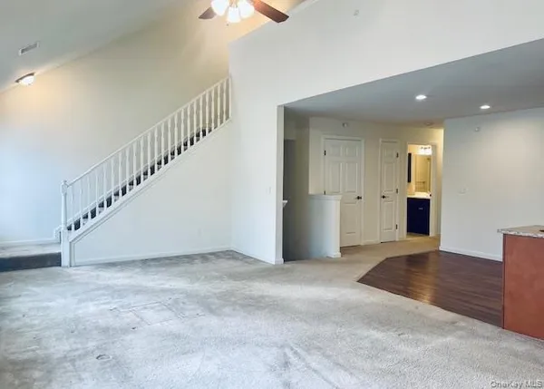 $3,300 | 46 Islip Avenue, Unit 403, Islip, NY 11751