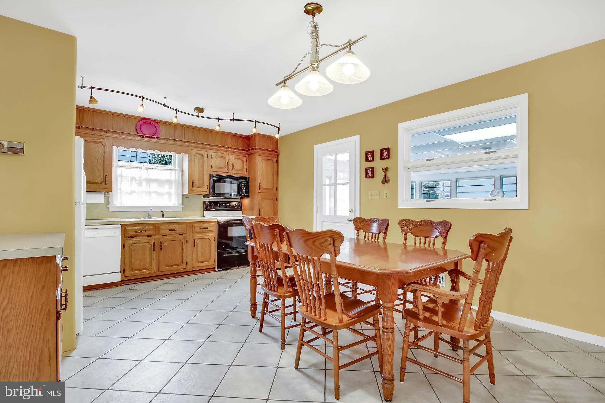 421 Appletree Road Camp Hill, PA 17011 - Photo 10 of 30 Gallery Image 10