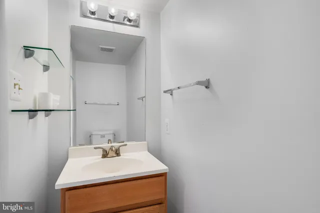 $2,600 | 9034 Arlington Boulevard, Fairfax, VA 22031