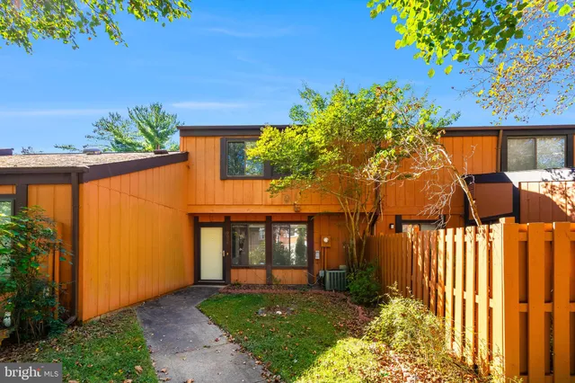 $2,600 | 9034 Arlington Boulevard, Fairfax, VA 22031