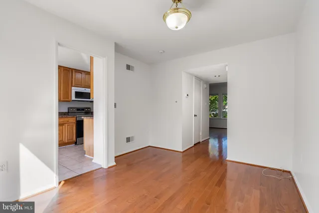 $2,600 | 9034 Arlington Boulevard, Fairfax, VA 22031