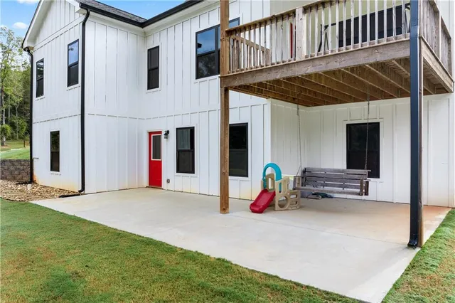 $589,999 | 240 Oakwood Drive, Commerce, GA 30529