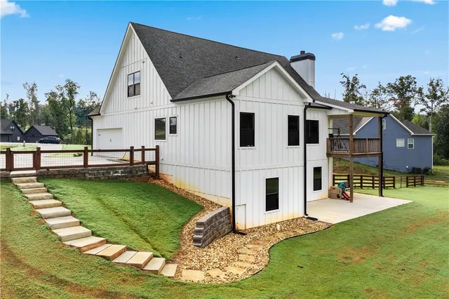 $589,999 | 240 Oakwood Drive, Commerce, GA 30529