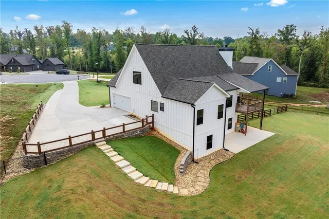 $589,999 | 240 Oakwood Drive, Commerce, GA 30529