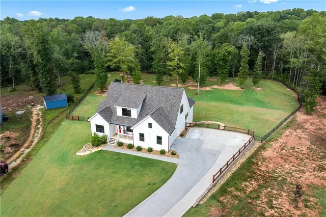 $589,999 | 240 Oakwood Drive, Commerce, GA 30529