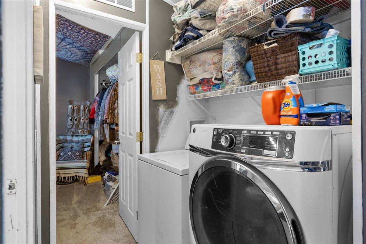 11427 Blackwell Road, Unit 2 Central Point, OR 97502 - Photo 11 of 14 13-CI_5468