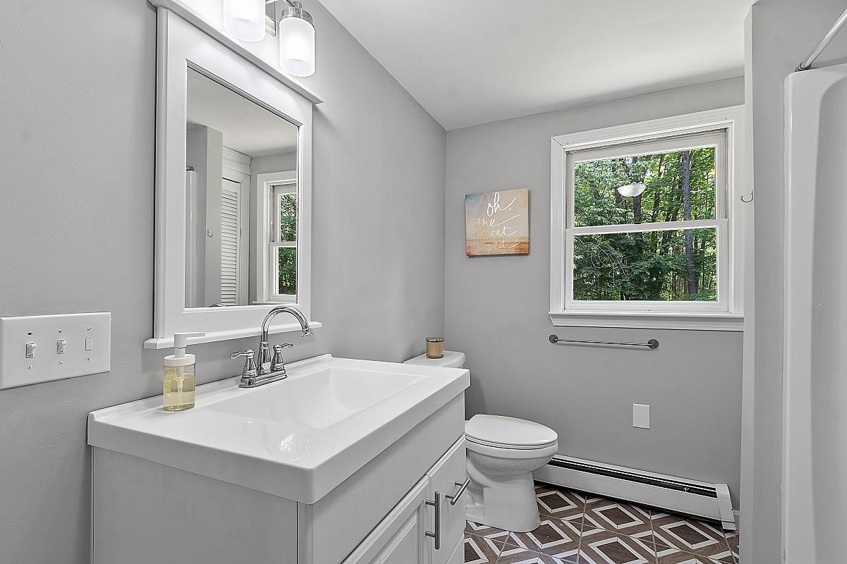 379 Tirrell Hill Road Goffstown, NH 03045 - Photo 11 of 34