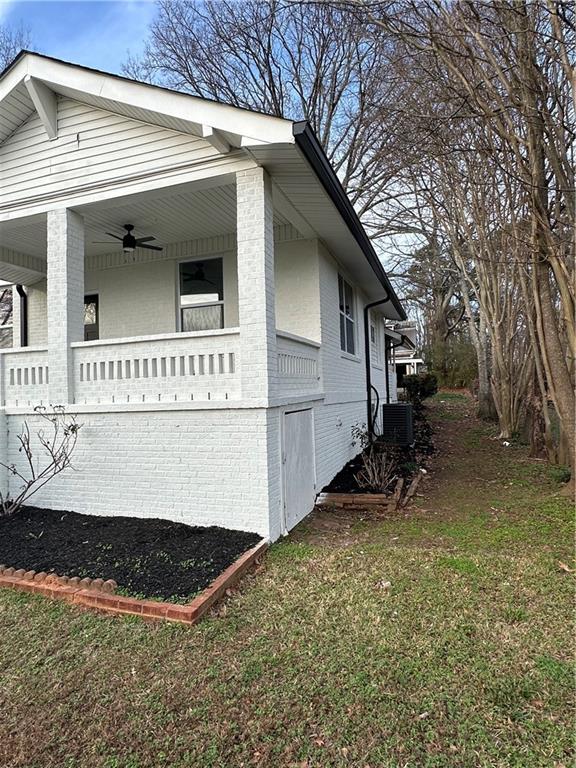 25 4th Street Gainesville, GA 30504 - Photo 3 of 20 a view of a house with backyard
