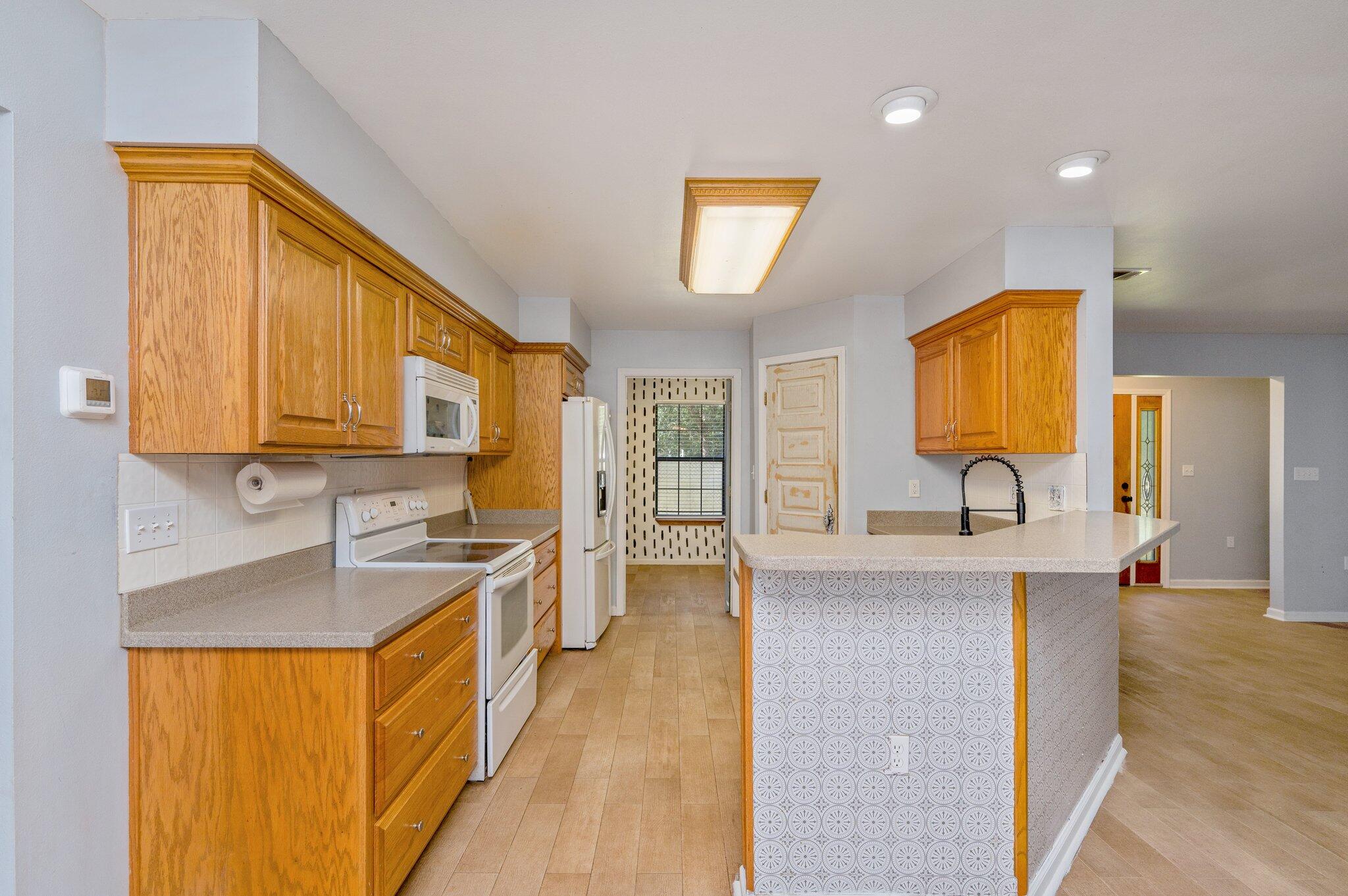 83 Edgewood Drive Freeport, FL 32439 - Photo 12 of 44 13-web-or-mls-83 Edgewood Dr-08