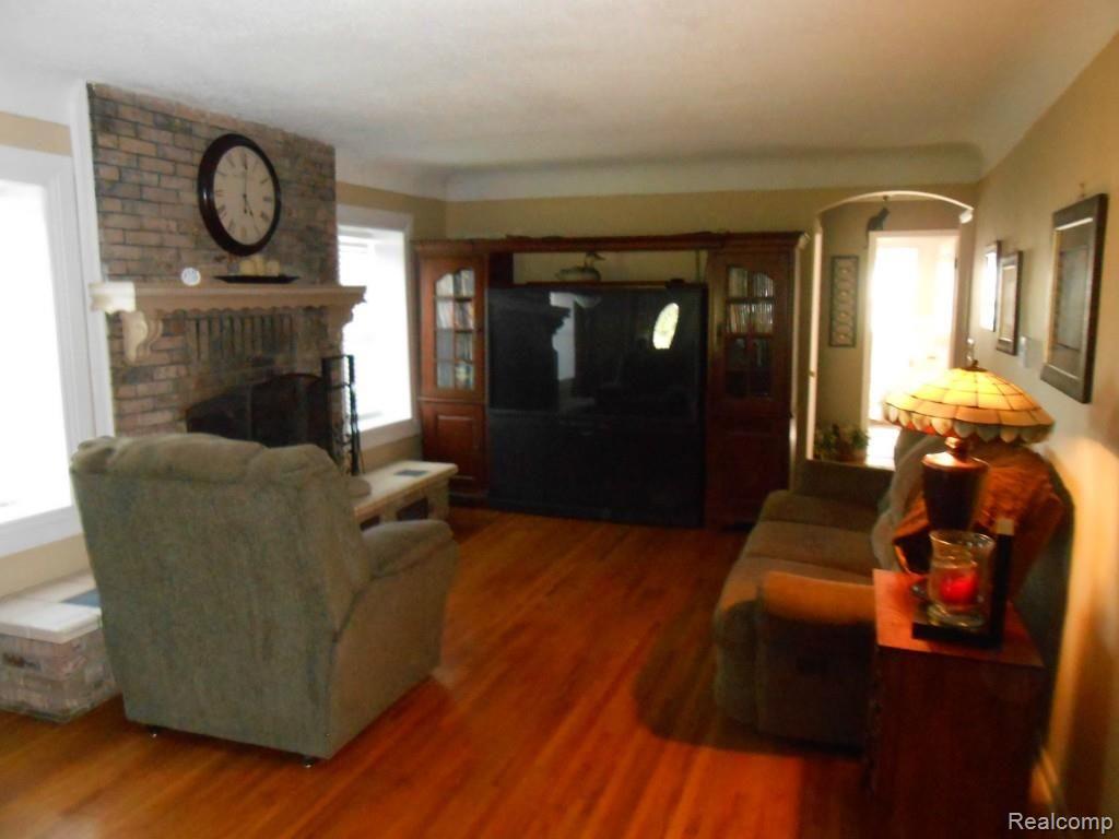 6879 Peck Road Lexington, MI 48450 - Photo 11 of 44 016.jpg
