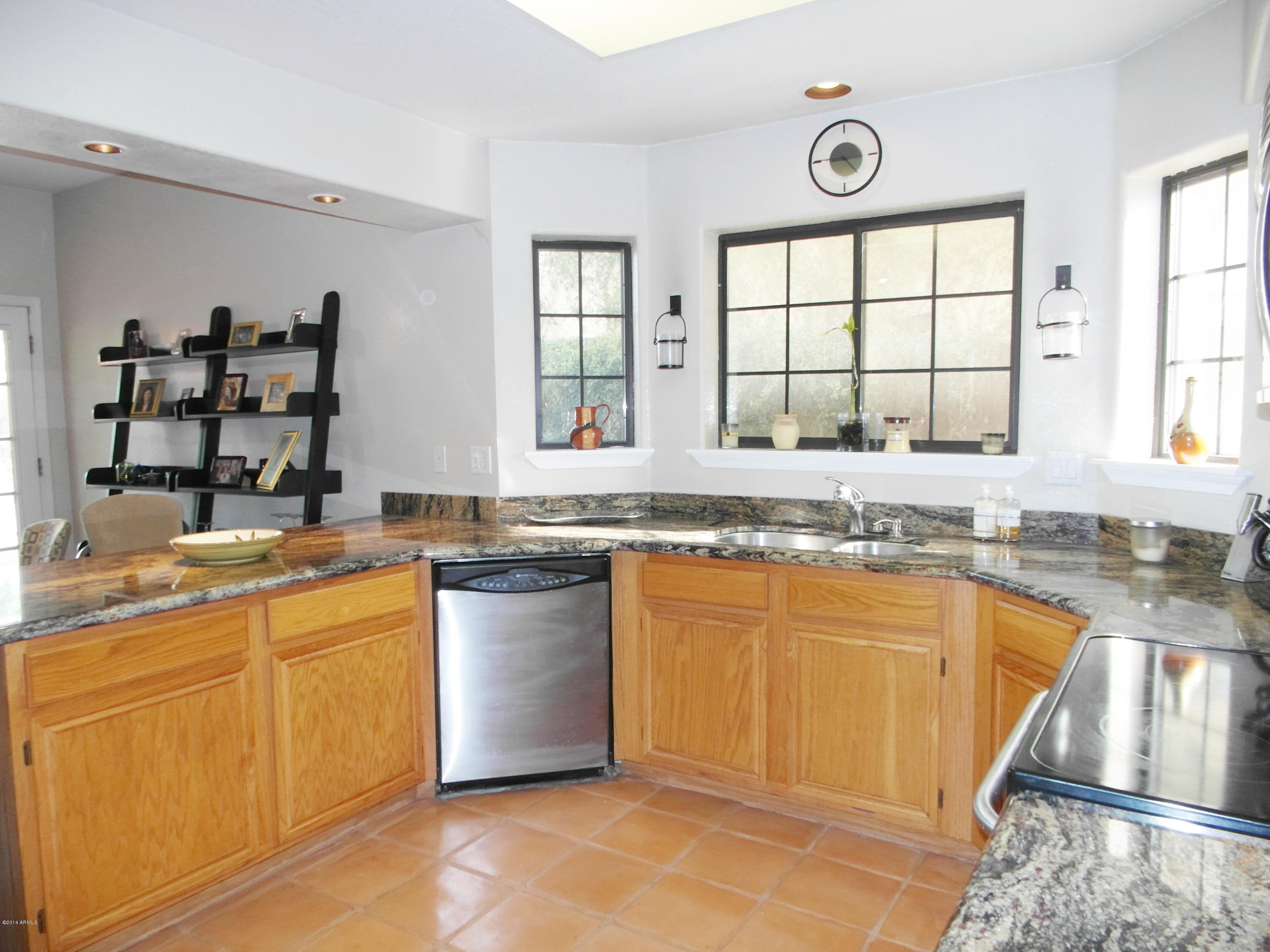 1001 East Griswold Road, Unit 35 Phoenix, AZ 85020 - Photo 15 of 39 Kitchen View 4