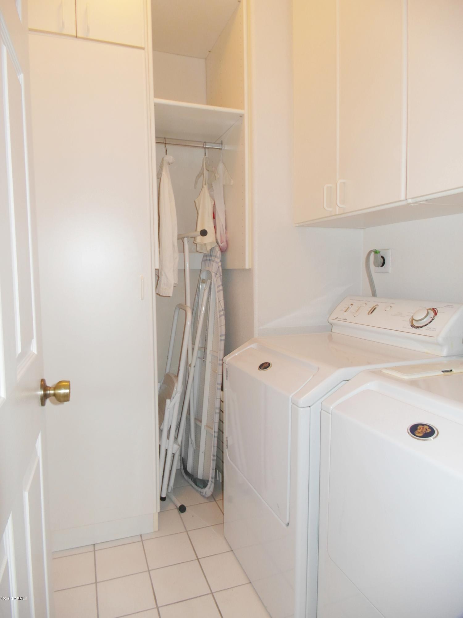 1001 East Griswold Road, Unit 35 Phoenix, AZ 85020 - Photo 32 of 39 Laundry