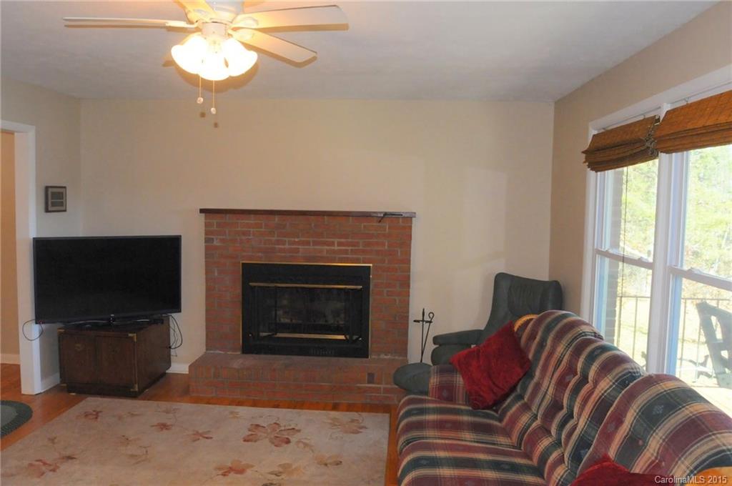 63 Tuttle Road Hendersonville, NC 28792 - Photo 4 of 23 Gallery Image 4
