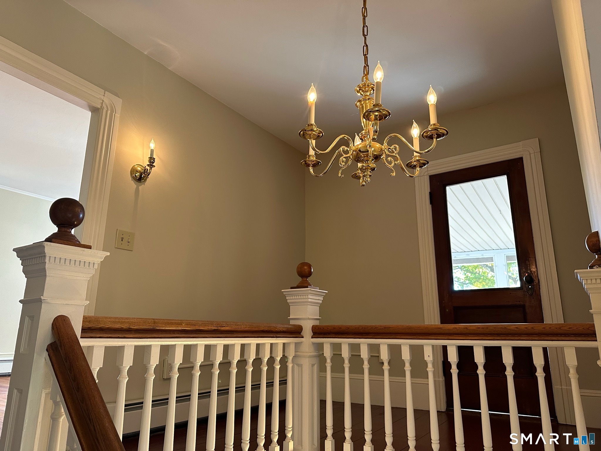 380 North Main Street Suffield, CT 06078 - Photo 13 of 23 Front hallway.