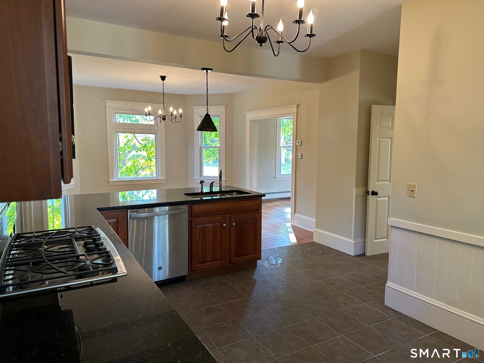 380 North Main Street Suffield, CT 06078 - Photo 4 of 23