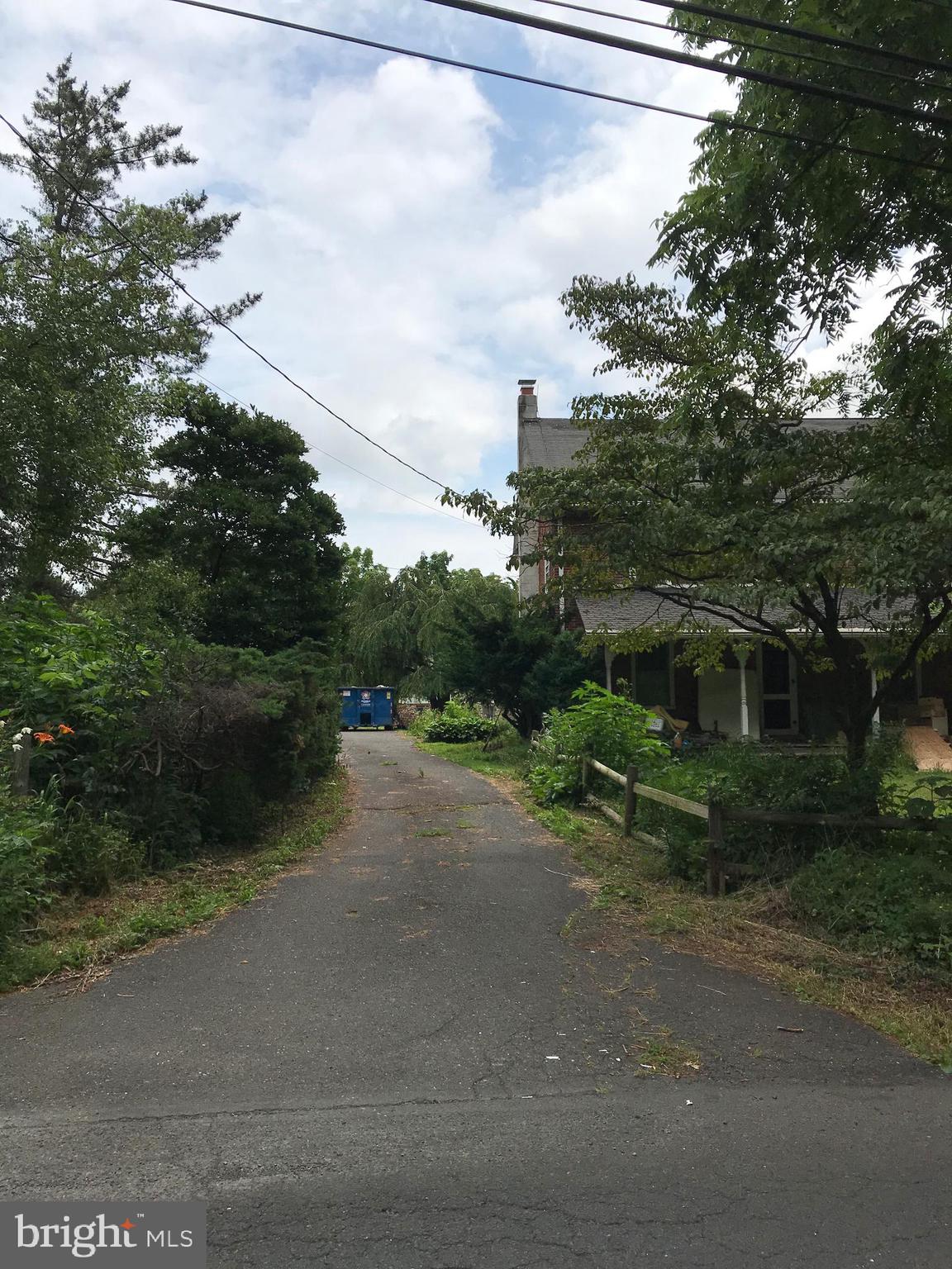 805 Callowhill Road Perkasie, PA 18944 - Photo 11 of 11 Driveway