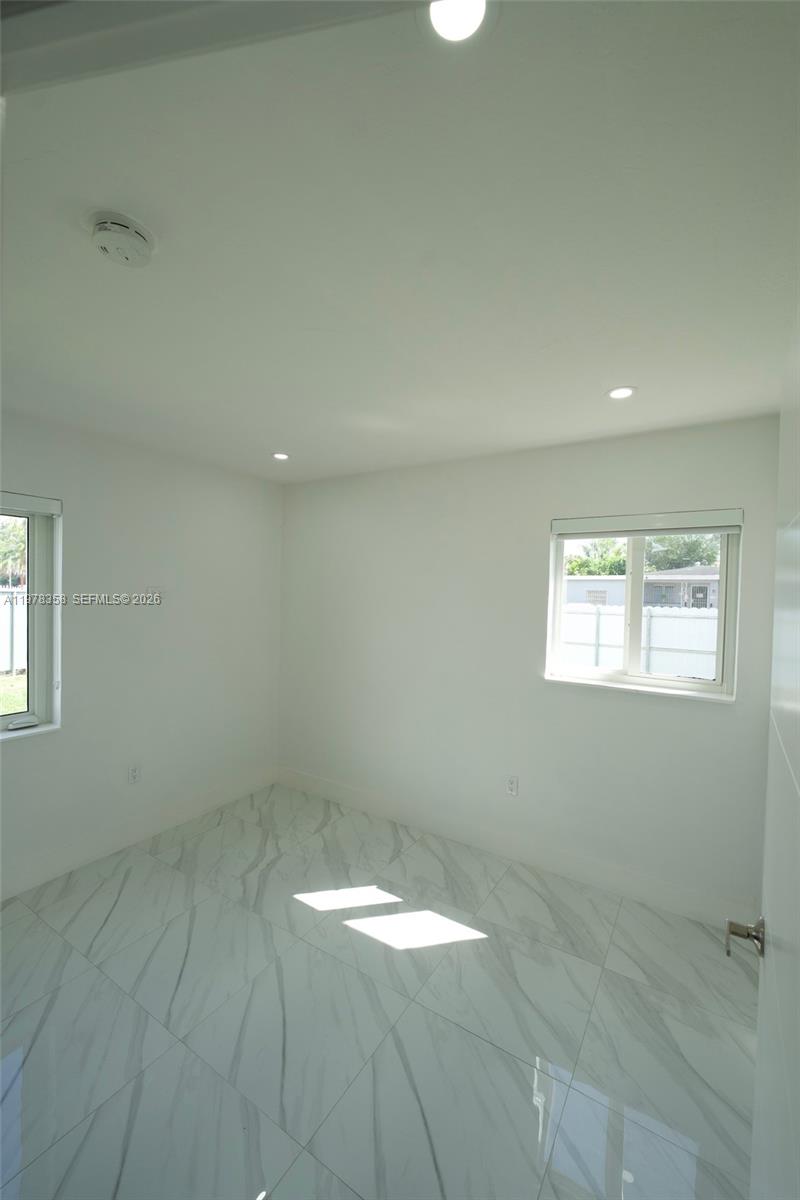 10381 Southwest 32nd Street Miami, FL 33165 - Photo 17 of 38