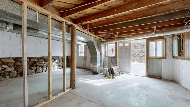 $340,000 | 1135 West Mink Branch Road, Waynesboro, TN 38485